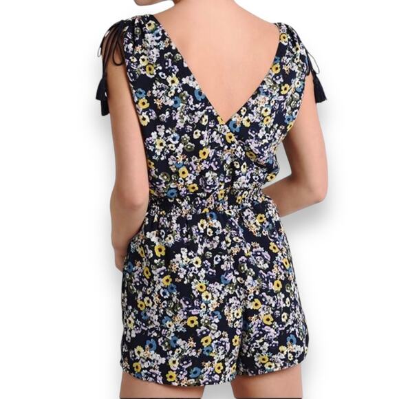 Cupcakes & Cashmere women's blue floral Meadow wrap style tassel romper Small - Picture 3 of 15